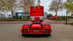 20251019-Tom-Holding-00161